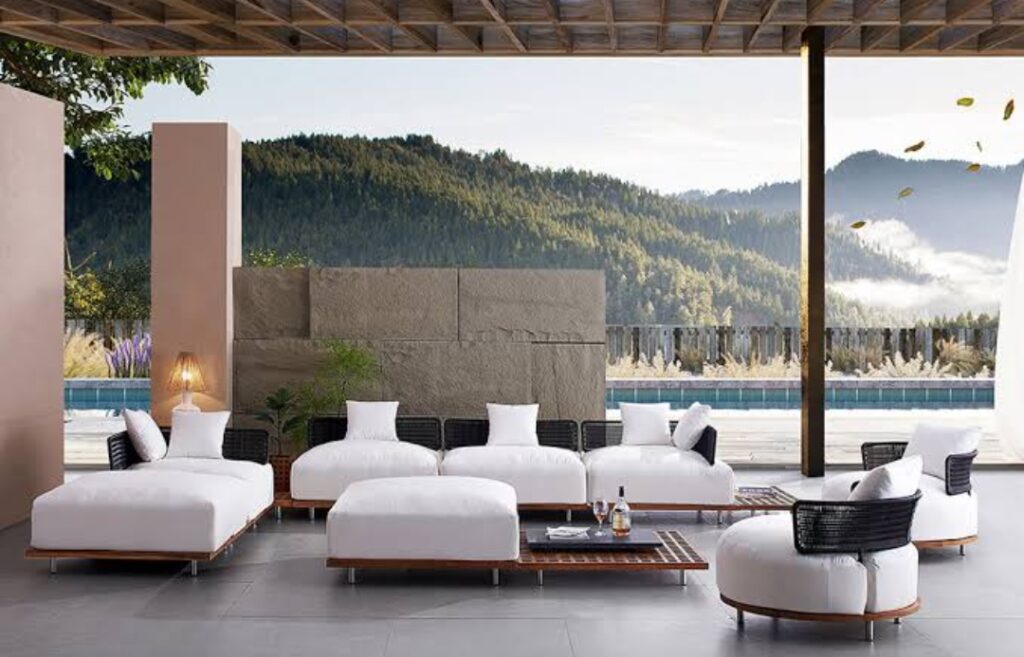 Modern White Outdoor Furniture Designs for Living Spaces